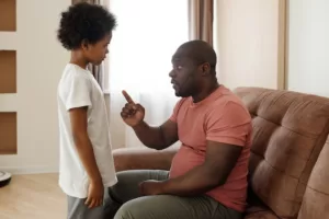 symptoms of a narcist father 